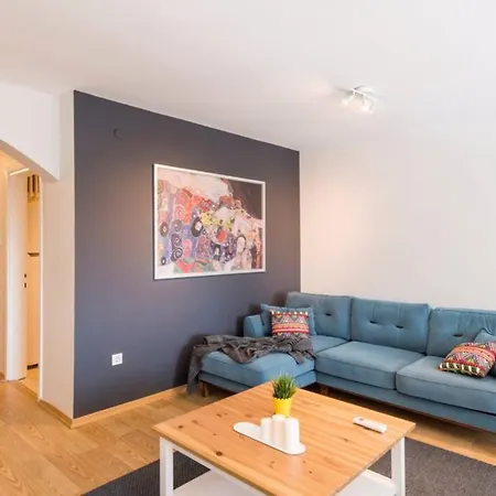 Centrally Located Huge In Cihangir Apartment Istanbul