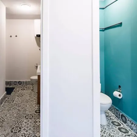 Centrally Located Huge In Cihangir Apartment