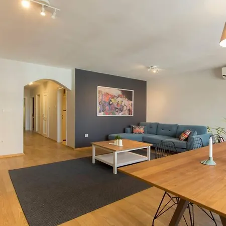Centrally Located Huge In Cihangir Apartment Istanbul
